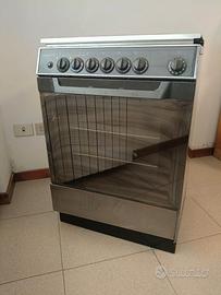 Forno elettrico Ariston con fornelli a gas