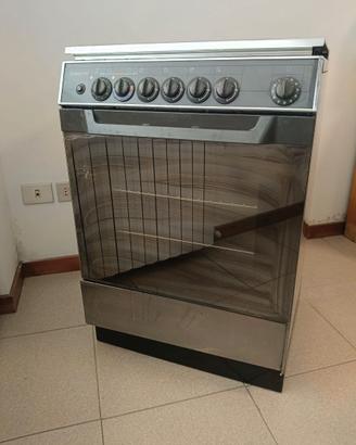 Forno elettrico Ariston con fornelli a gas