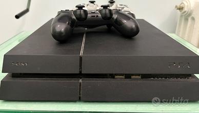 PlayStation 4 + 2 Pad DualShock originali + Cavo