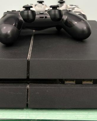 PlayStation 4 + 2 Pad DualShock originali + Cavo
