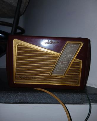 Radio d'epoca a valvole Telefunken "Chéri" Anni 50