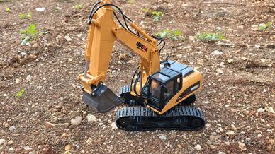 Huina escavatore nuovo Tel 3296148044