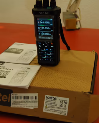 RADIOAMATORI CB - RTX HF-VHF-UHF RADTEL RT-950