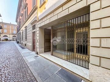 NEGOZIO A PIACENZA