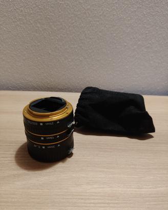 Adattatore obbiettivi fotografici 