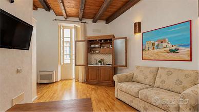 Elegante bilocale ristrutturato al quartiere Caste