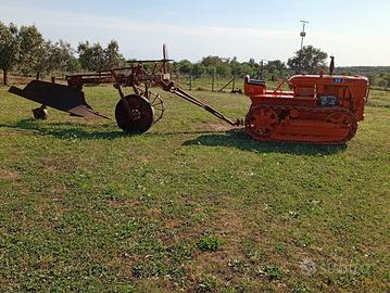 Trattore cingolato om 50c