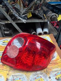 FARO POSTERIORE DESTRO TOYOTA AURIS ANNO:2007