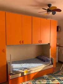 Cameretta bimbi con armadio ponte e accessori