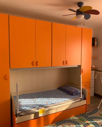 Cameretta bimbi con armadio ponte e accessori