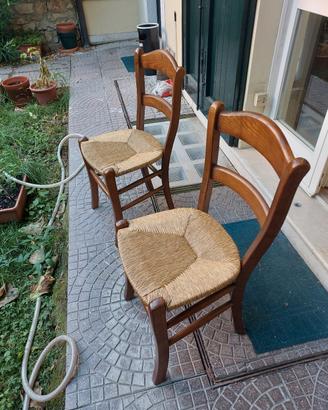 coppia di sedie in legno