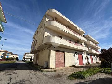 3 LOCALI A CORIGLIANO-ROSSANO