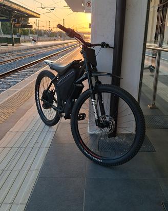 e bike 2kw 65 kmh come nuova