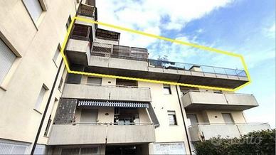 Immobile in asta di 197 m² con 3 locali e box auto