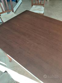 tavolo in legno e 8 sedie abbinate