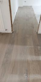 Stock parquet rovere verniciato grigio