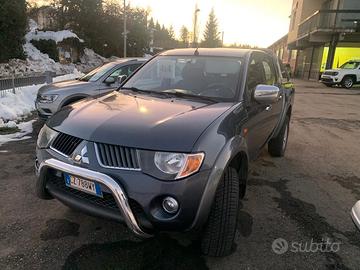 Mitsubishi L200 2.5 tdi/136CV-Intense ful-Pick up-