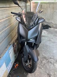Xmax 2025 tutto x ricambi