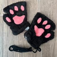 Guanti a mezze dita zampa di gatto neri e rosa