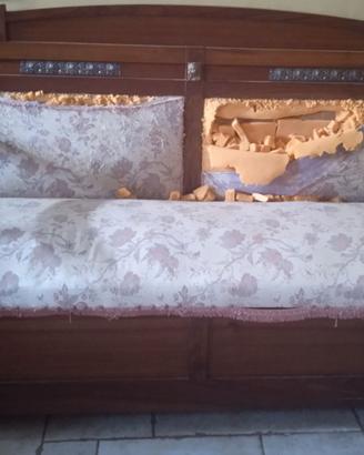 Divano vintage in legno massello con cassapanca