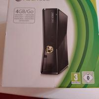 XBOX 360, 2 CONTROLLER E 25 GIOCHI 