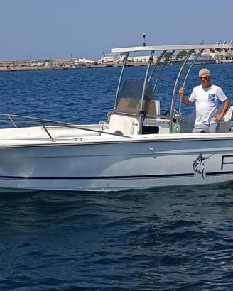Barca a motore Robalo 2320 Open