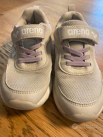 Scarpe Arena in tela n.31 ma vestono poco
