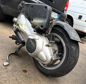 Blocco motore vespa LX 125