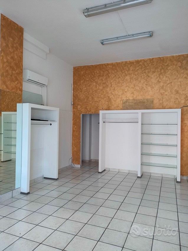 Locale commerciale zona stazione - Vista 3