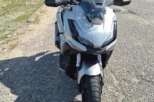 honda adv 350. Come nuovo km 5500