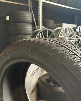 Gomme INVERNALI Pirelli 295/40/20 - 265/45/20