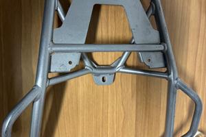 Porta pacchi originale Aprilia tuareg 660.