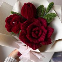 Bouquet rose fatto a mano con scovolini creativi