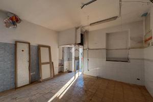 NEGOZIO A CAVENAGO DI BRIANZA