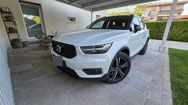 VOLVO XC 40 R DESIGN
