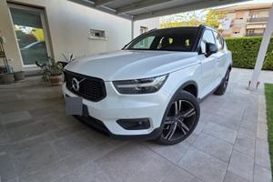 VOLVO XC 40 R DESIGN