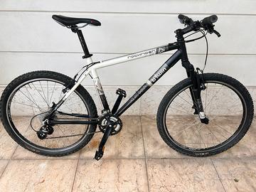 Bicicletta Rockrider B’Twin