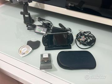 PlayStation psp 2003 accessori gps + gioco omaggio