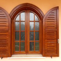 finestra a parapetto in legno Douglas 