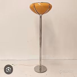 Lampade Quadrifoglio Harvey Guzzini di Gae Aulenti