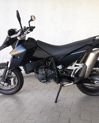 KTM 690 Supermoto 2010
