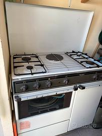Cucina a gas con forno