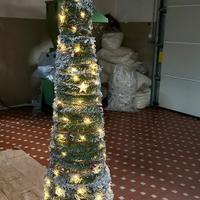 ALBERO DI NATALE CON LUCI LED