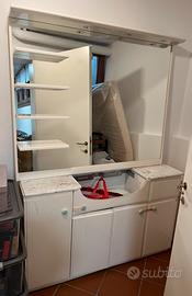 Mobile bagno con specchiera