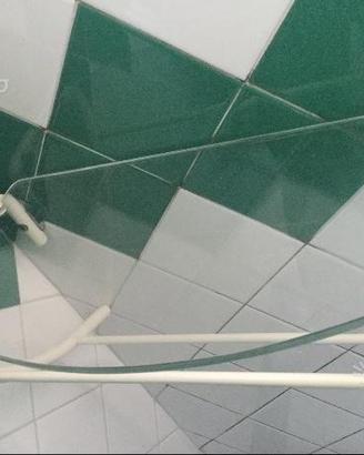 Quattro accessori bagno linea Onda marca Inda