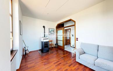 GRAZIOSA VILLA CON NEGOZIO E MAGAZZINO - ALBA