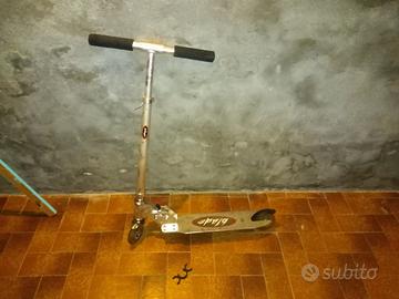 Monopattino blade