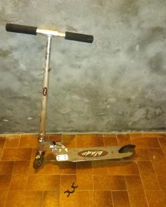 Monopattino blade
