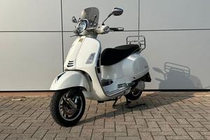 Piaggio Vespa 300 GTS