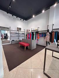 Arredo per negozio abbigliamento